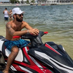 Meet your Posher, Ori